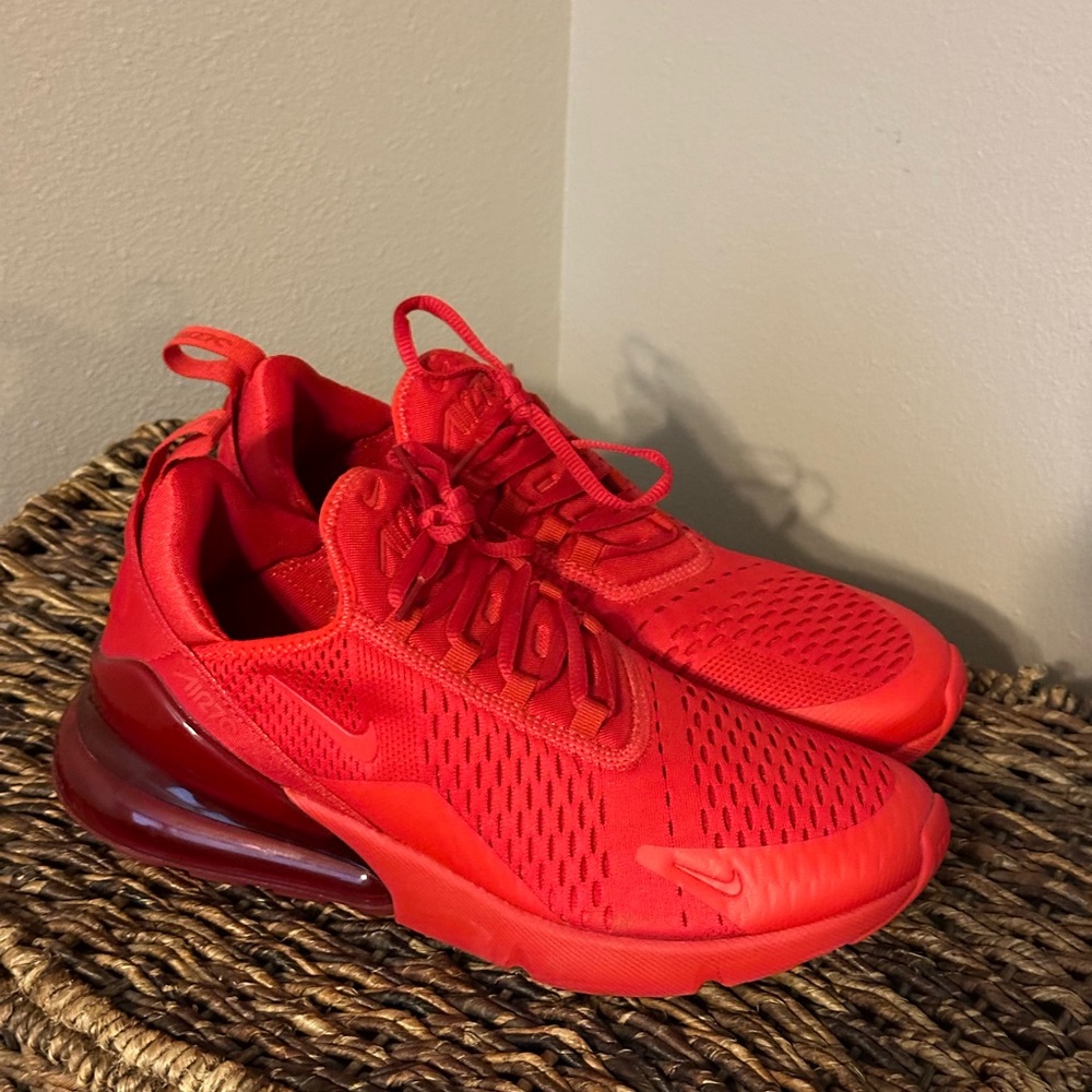 Men’s Red Air max 270s